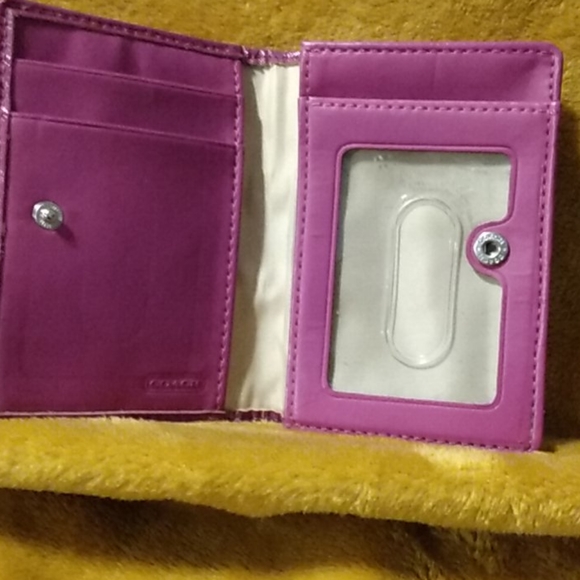 Coach - Picture 3 of 7